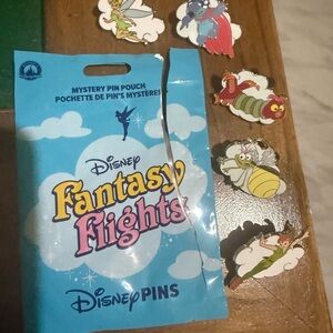 Disney park 2025 Fantasy Flights Mystery Pin Set new open bag including 5 pins